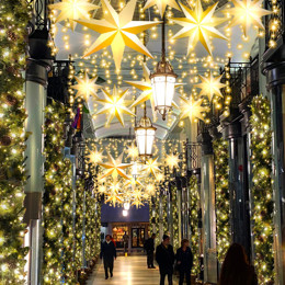 Join us for an evening of sparkle and magic and watch Mayfair light up as we switch on the Christmas lights at Piccadilly Arcade. 

Enjoy an evening of late-night shopping, live music and festive delights with delicious canapes and pairings served by @sancarlorestaurants; warming festive cocktails brought to you by @thecutcoffeehouse; bespoke gifting consultations, hand care demonstrations and refreshments by @aesopskincare; tastings in the @thewhiskyshop beautiful store and an exclusive gallery preview and small plates @_blondcontemp. And if you’re looking for that ‘one-of-a-kind’ gift you’ll be spoilt for choice. 
 
We look forward to seeing you there.
 
When: Thursday 14th November
At: 17:00-20:00
Where: Piccadilly Arcade, London, W1J 9EN

#PiccadillyArcade #Christmas #Retail #FestiveSeason